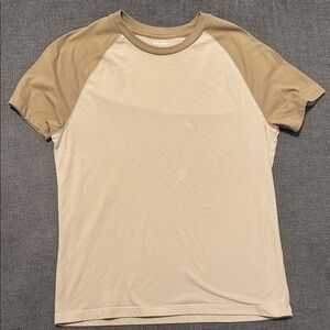 Old Navy Men's Beige and Tan Raglan Tee